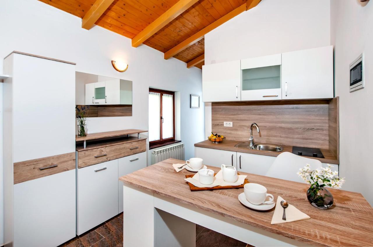 Apartments Carmelo ロヴィニ エクステリア 写真