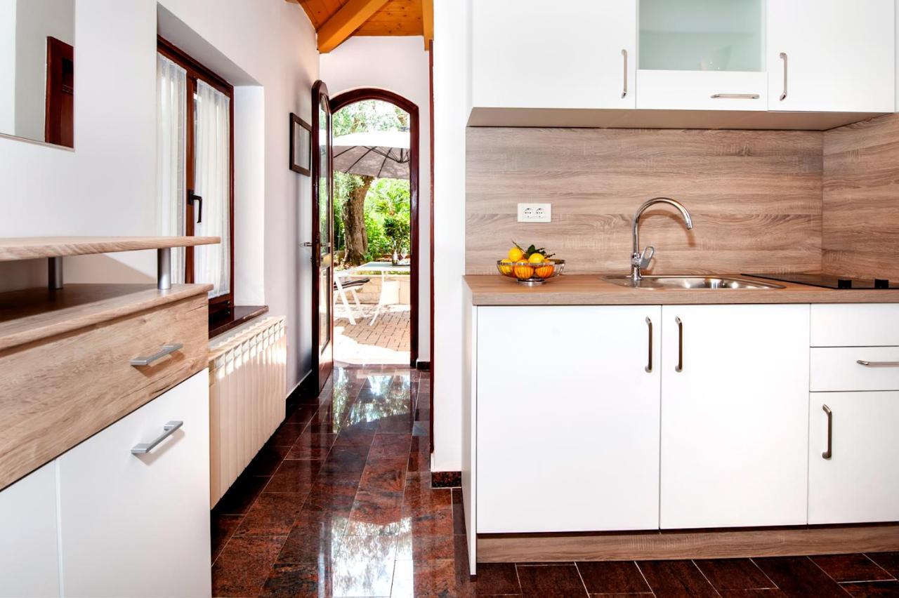 Apartments Carmelo ロヴィニ エクステリア 写真