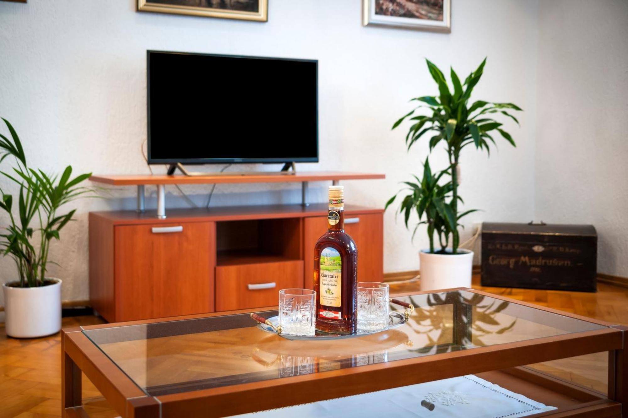 Apartments Carmelo ロヴィニ エクステリア 写真