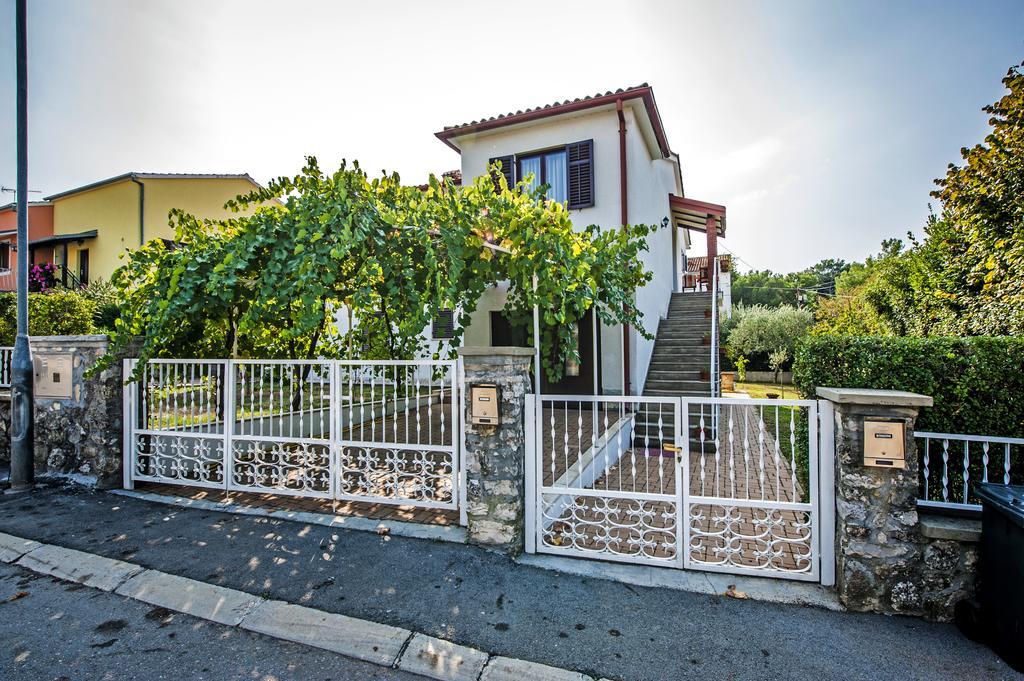 Apartments Carmelo ロヴィニ エクステリア 写真